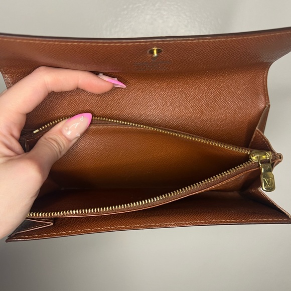 Authentic Louis Vuitton Wallet LV - Picture 9 of 11